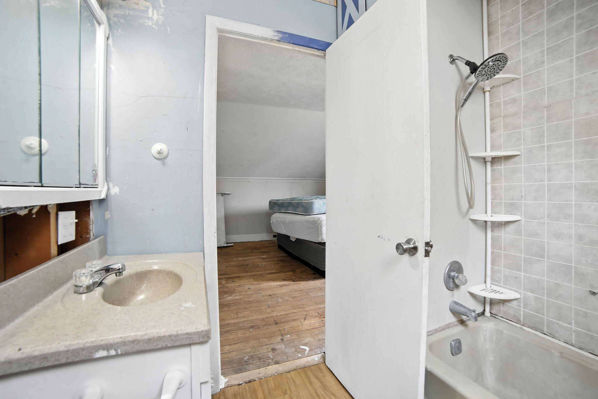 404 South Bridge Street Belding, MI 48809 - Photo 21 of 30 21-web-or-mls-IMG_9589 Evan Connor Stove