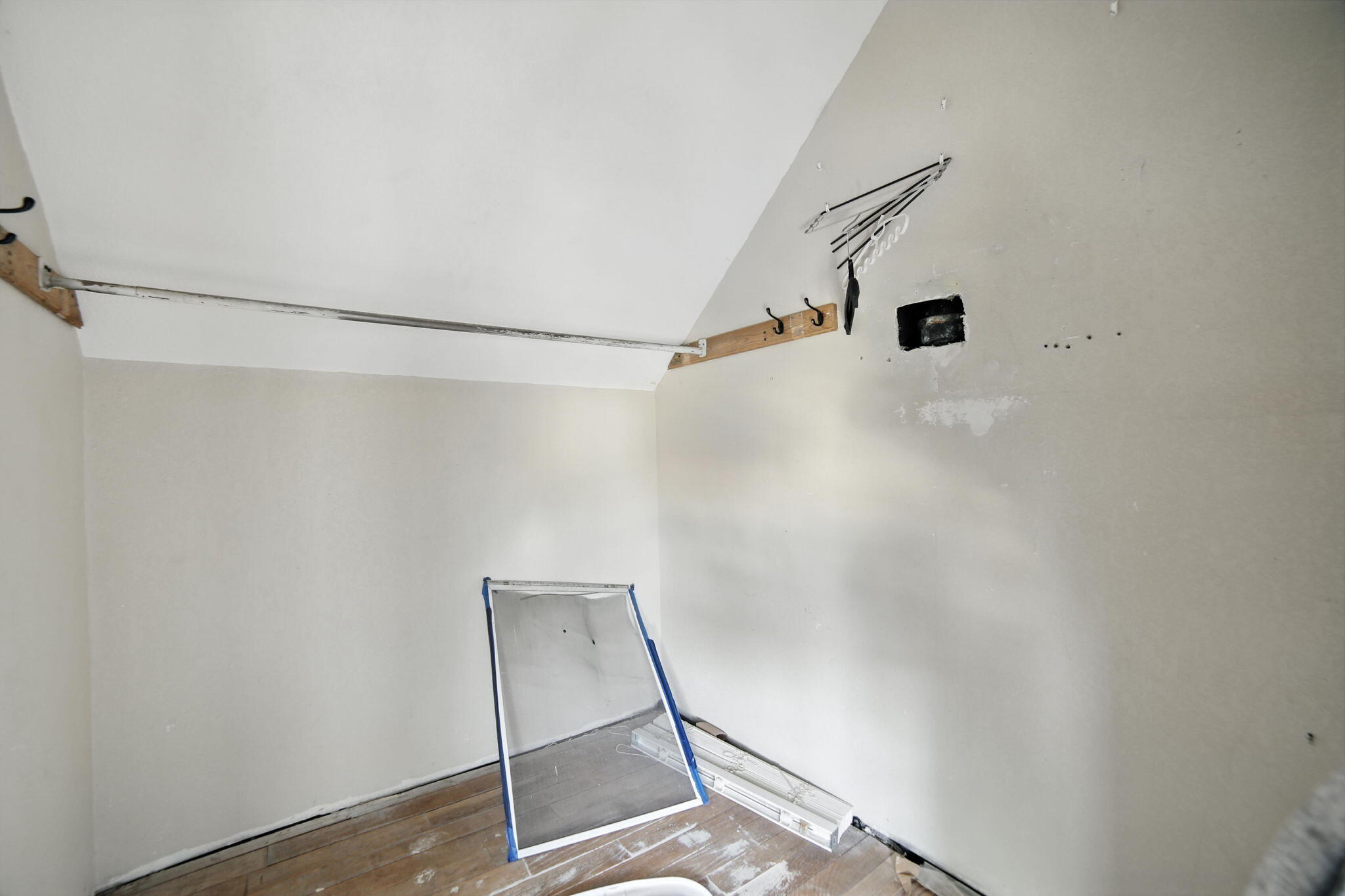 404 South Bridge Street Belding, MI 48809 - Photo 22 of 30 22-web-or-mls-IMG_9592 Evan Connor Stove