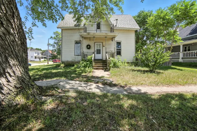 $128,000 | 404 South Bridge Street, Belding, MI 48809