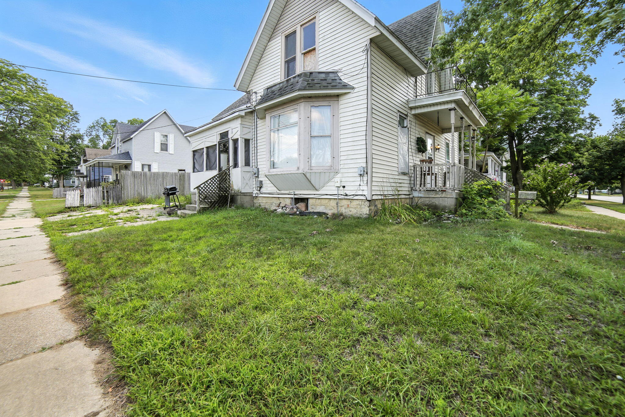 404 South Bridge Street Belding, MI 48809 - Photo 28 of 30 28-web-or-mls-IMG_9616 Evan Connor Stove