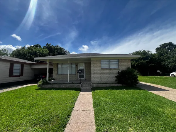 $1,600 | 1319 West Procter Street, Port Arthur, TX 77640