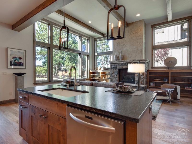 60499 Kangaroo Loop Bend, OR 97702 - Photo 4 of 15 Additional Photo
