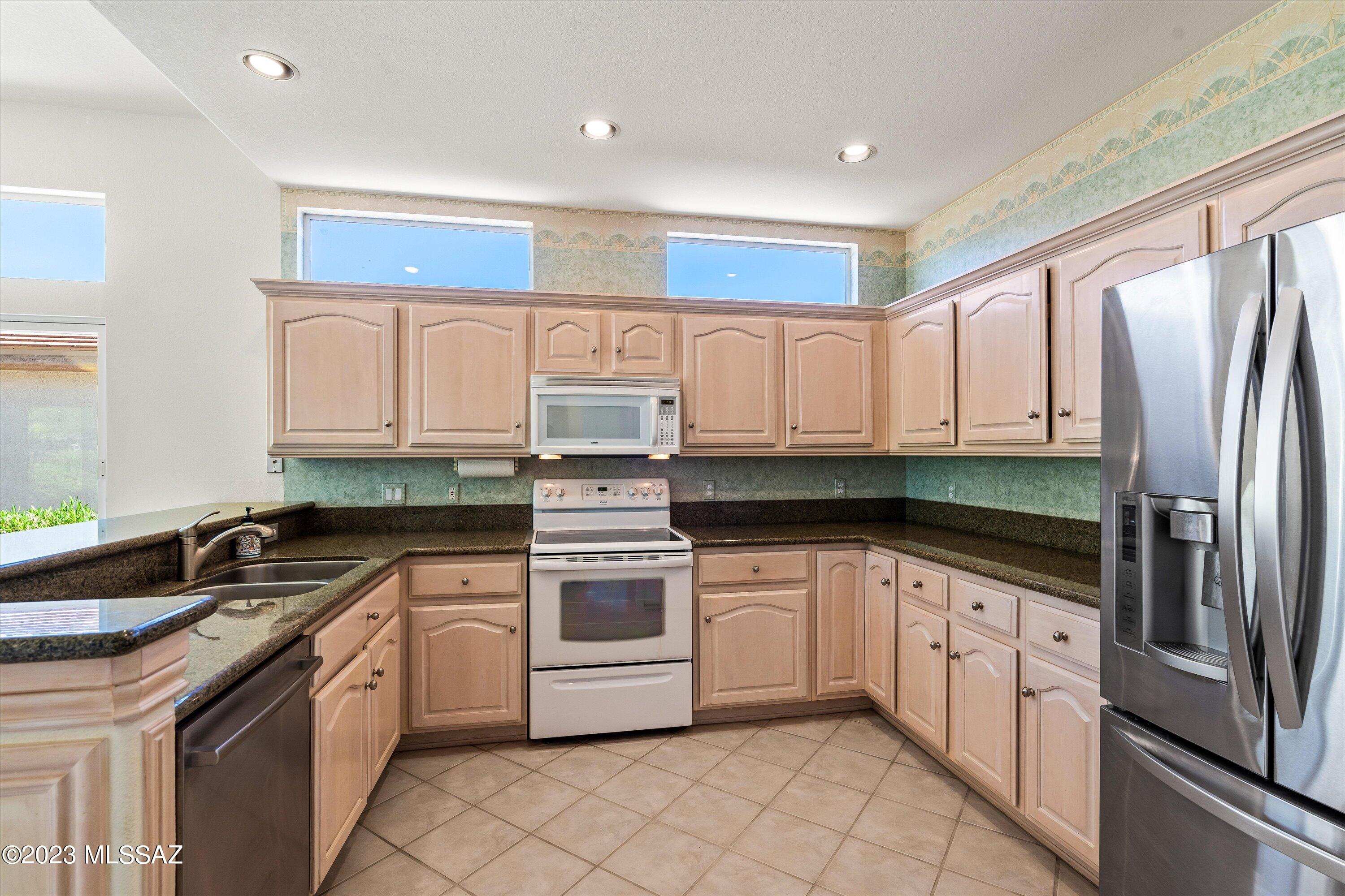 13618 North Pima Spring Way Oro Valley, AZ 85755 - Photo 10 of 34