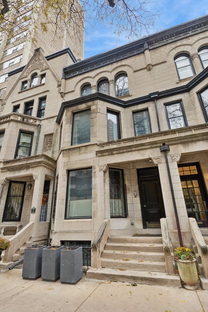 44 East Cedar Street Chicago, IL 60611 - Photo 1 of 35