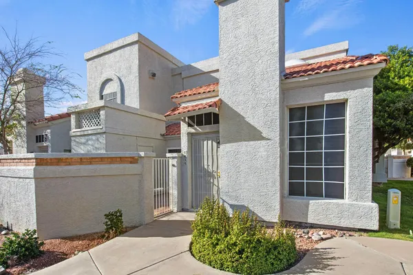 $1,825 | 1717 East Union Hills Drive, Unit 1035, Phoenix, AZ 85024