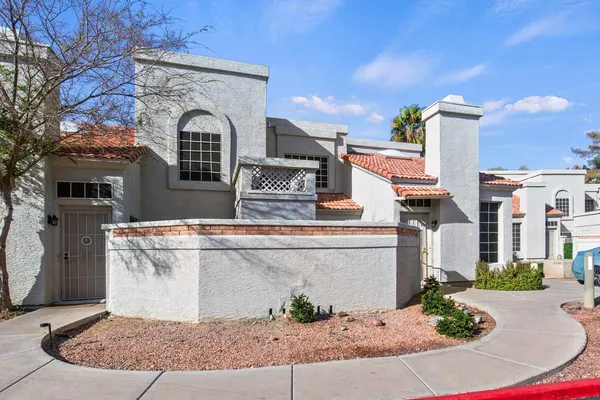 $1,825 | 1717 East Union Hills Drive, Unit 1035, Phoenix, AZ 85024