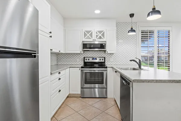 $1,825 | 1717 East Union Hills Drive, Unit 1035, Phoenix, AZ 85024