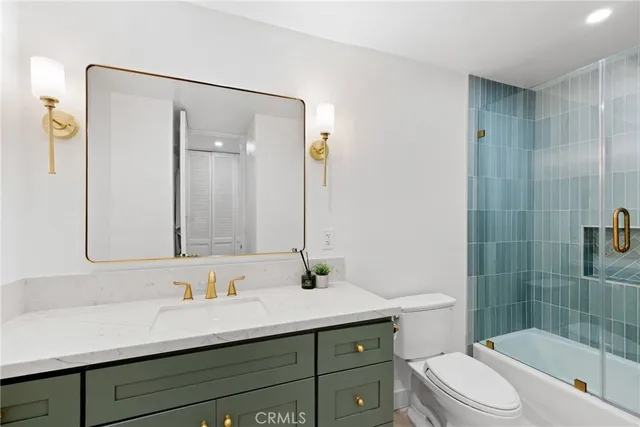 $998,000 | 4477 Wilshire Boulevard, Unit 202, Los Angeles, CA 90010