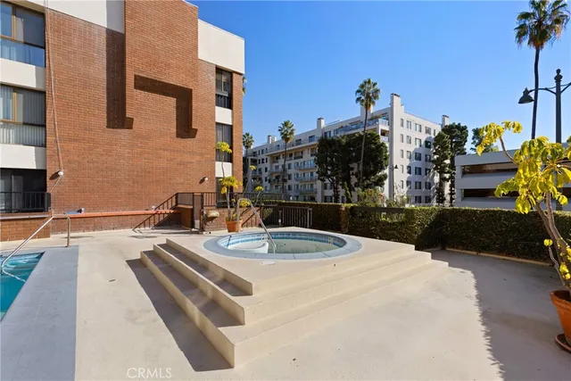 $998,000 | 4477 Wilshire Boulevard, Unit 202, Los Angeles, CA 90010