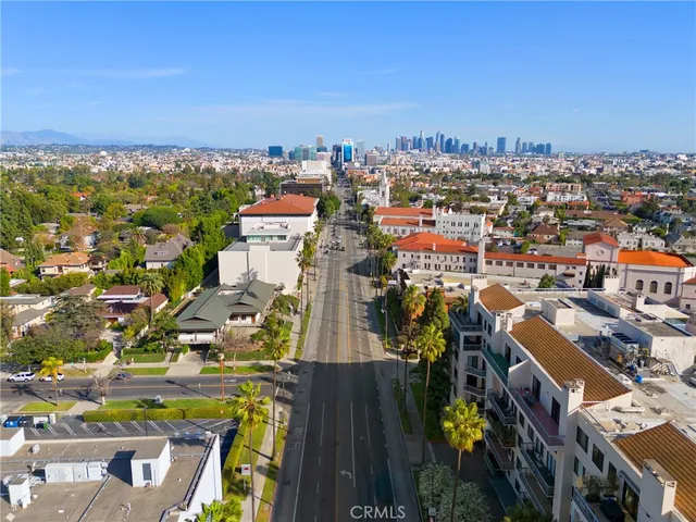 $998,000 | 4477 Wilshire Boulevard, Unit 202, Los Angeles, CA 90010