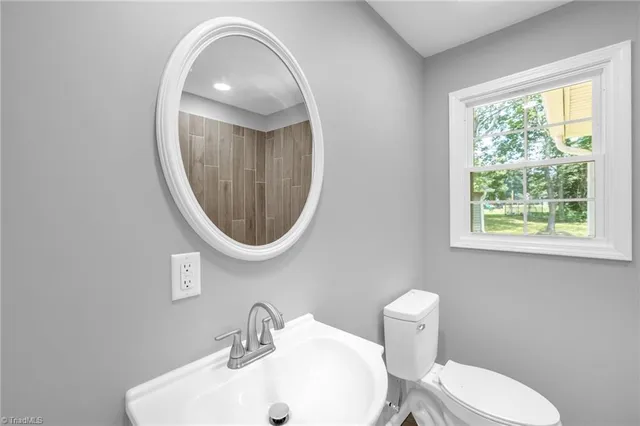 $219,900 | 129 Redwood Road, Eden, NC 27288