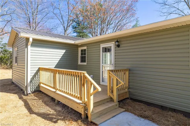 $219,900 | 129 Redwood Road, Eden, NC 27288