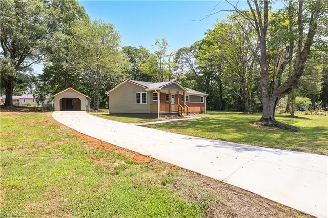 $219,900 | 129 Redwood Road, Eden, NC 27288