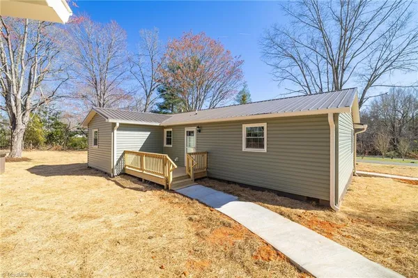 $219,900 | 129 Redwood Road, Eden, NC 27288