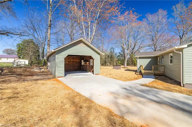 $219,900 | 129 Redwood Road, Eden, NC 27288