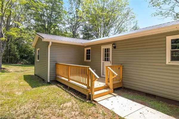 $219,900 | 129 Redwood Road, Eden, NC 27288