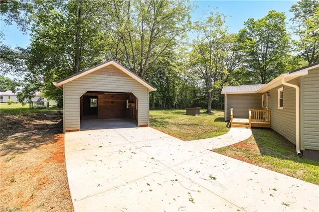 $219,900 | 129 Redwood Road, Eden, NC 27288