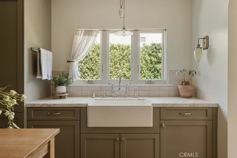 $1,799,000 | 4070 Garden Avenue, Los Angeles, CA 90039