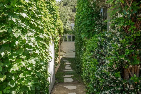 $1,799,000 | 4070 Garden Avenue, Los Angeles, CA 90039