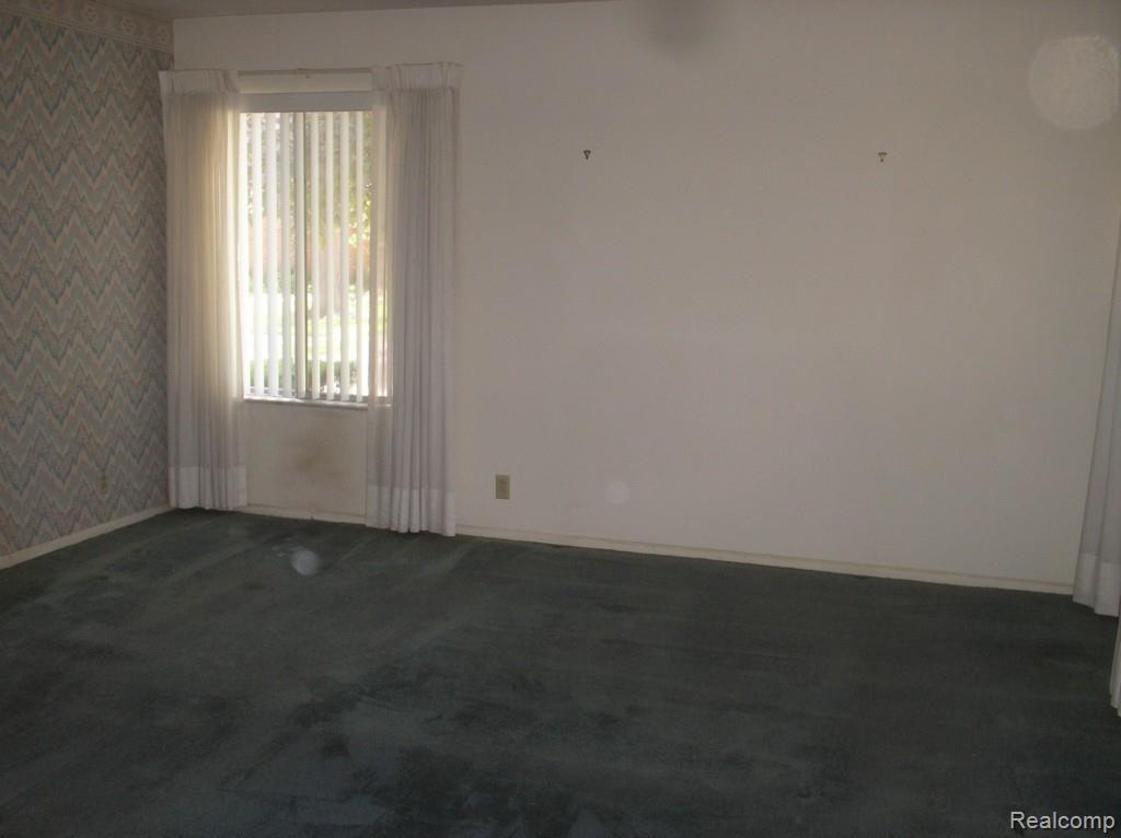415 Barclay Road Grosse Pointe, MI 48236 - Photo 13 of 22 1st Floor Bedroom