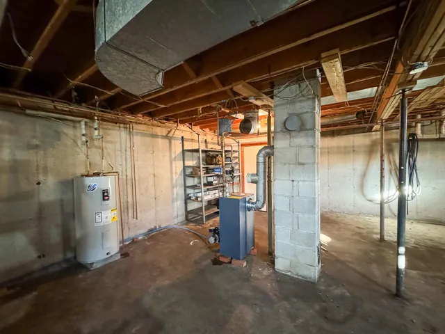 $229,000 | 31 Edwards Street, Lincoln, ME 04457