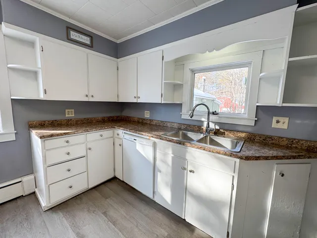 $229,000 | 31 Edwards Street, Lincoln, ME 04457