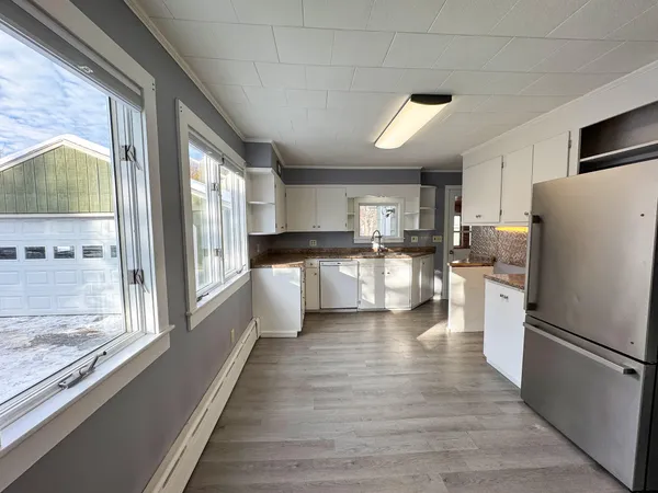 $229,000 | 31 Edwards Street, Lincoln, ME 04457