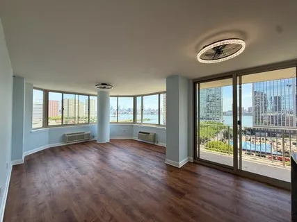$7,200 | 1 2nd Street, Unit 1012, Jersey City, NJ 07302