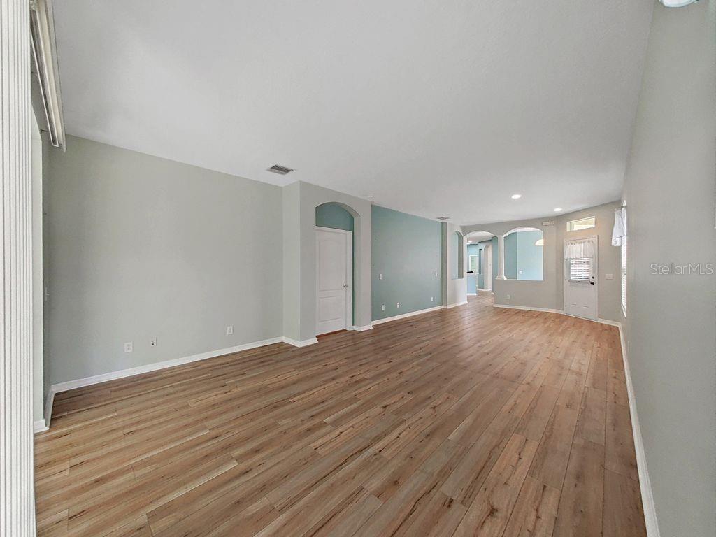 6077 Sandhill Ridge Drive Lithia, FL 33547 - Photo 18 of 58