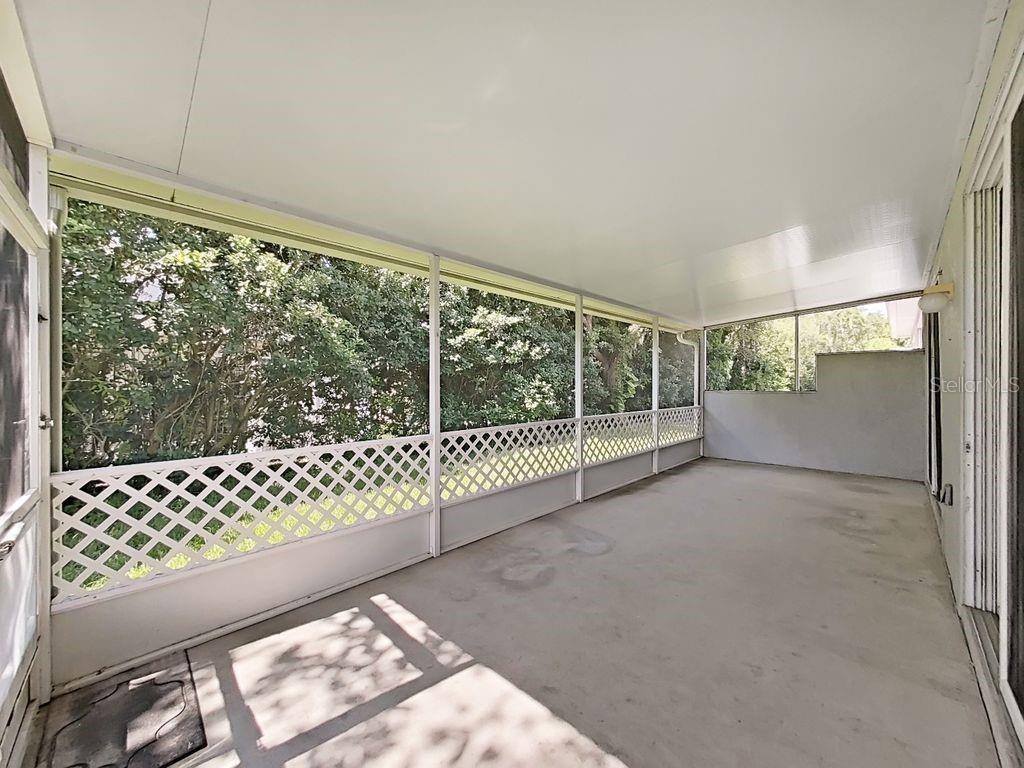 6077 Sandhill Ridge Drive Lithia, FL 33547 - Photo 42 of 58 a view of a porch