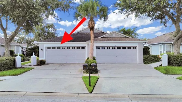 $369,900 | 6077 Sandhill Ridge Drive, Lithia, FL 33547