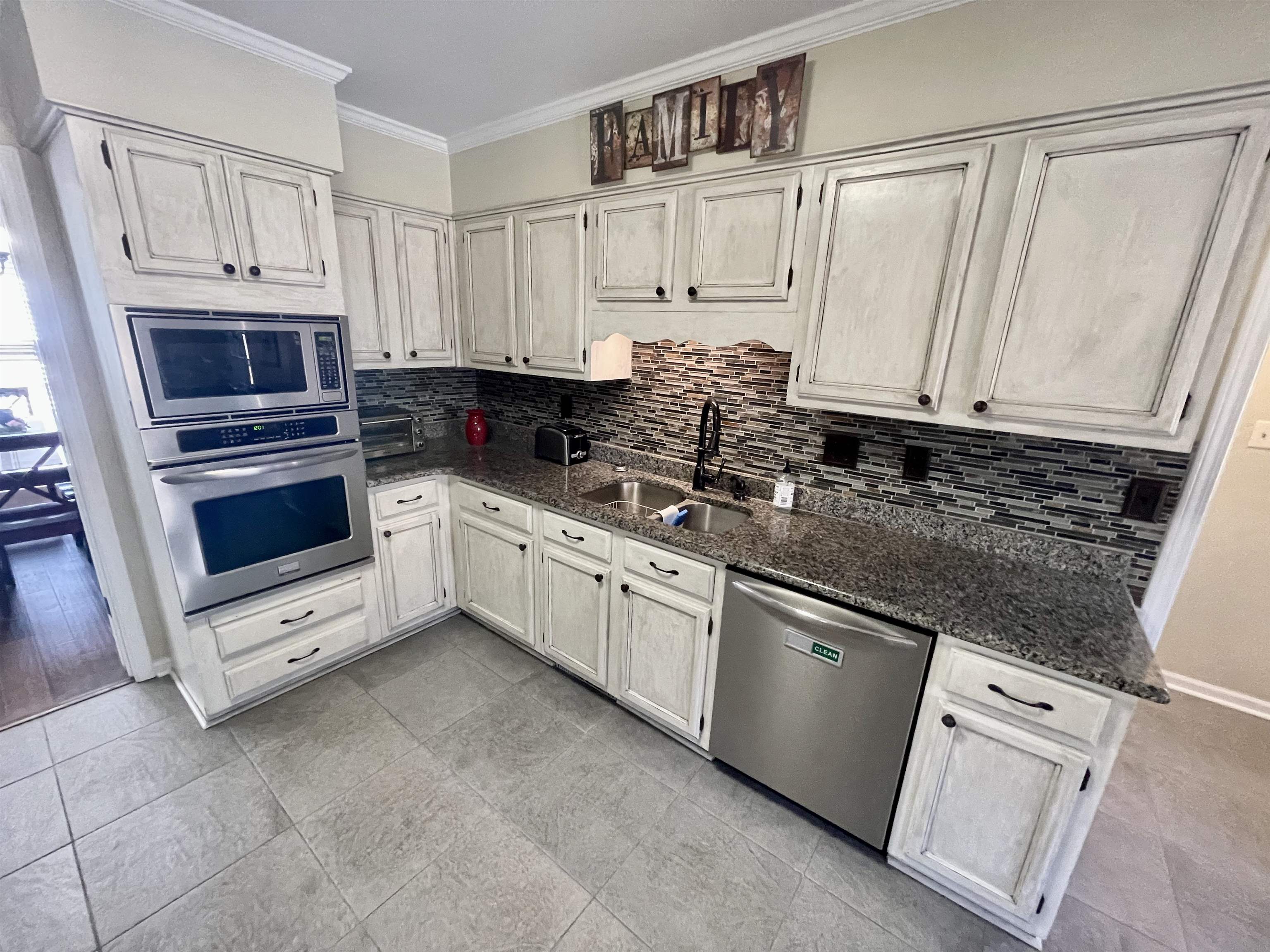 2027 Corbin Road Germantown, TN 38139 - Photo 11 of 25 Gallery Image 11