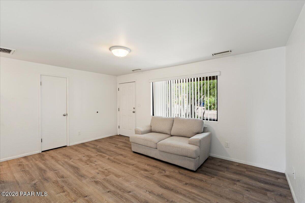 622 Ruth Street Prescott, AZ 86301 - Photo 11 of 32 07-Living Room