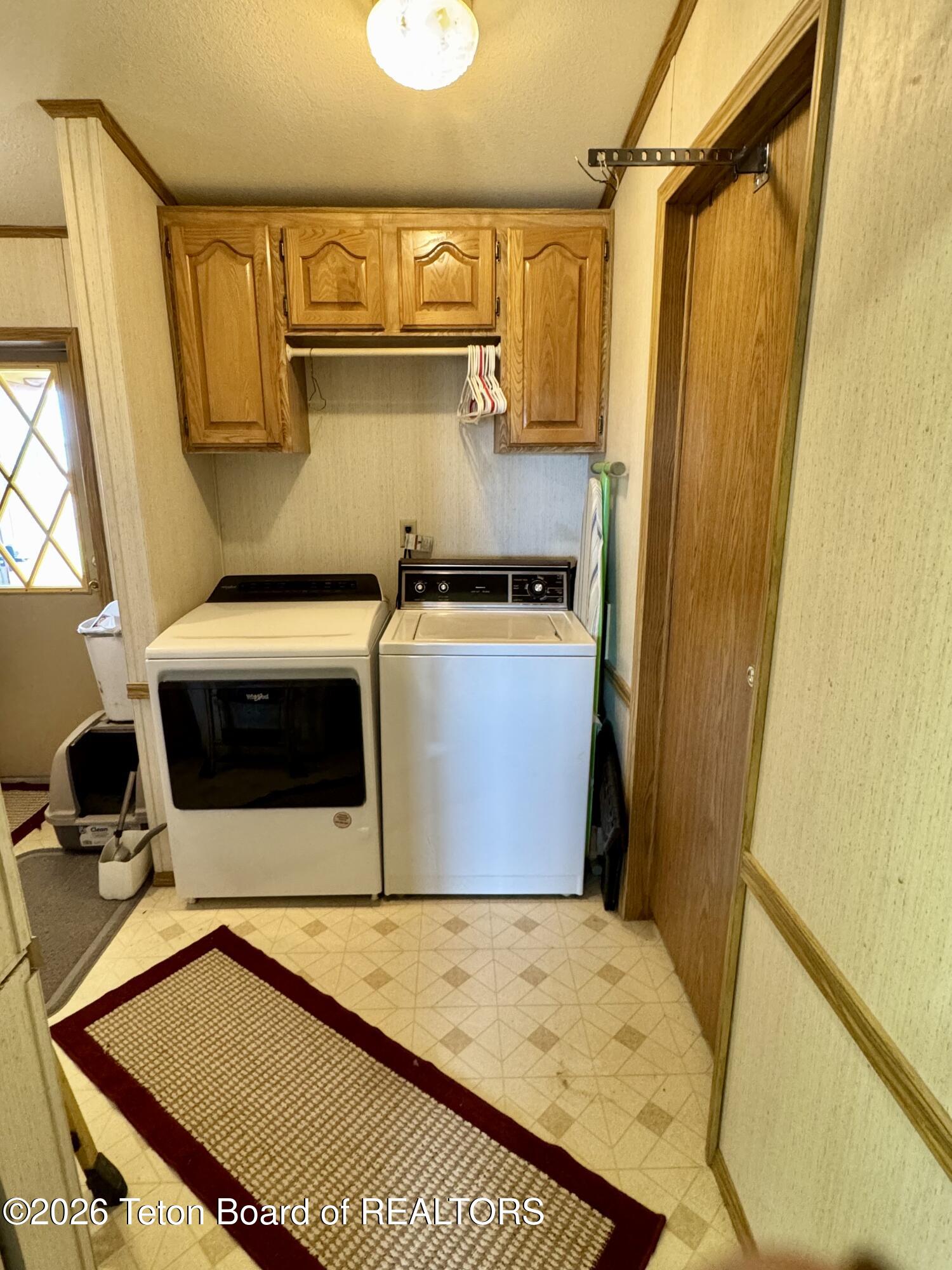 204 County Road Marbleton, WY 83113 - Photo 30 of 43 Large Laundry Room
