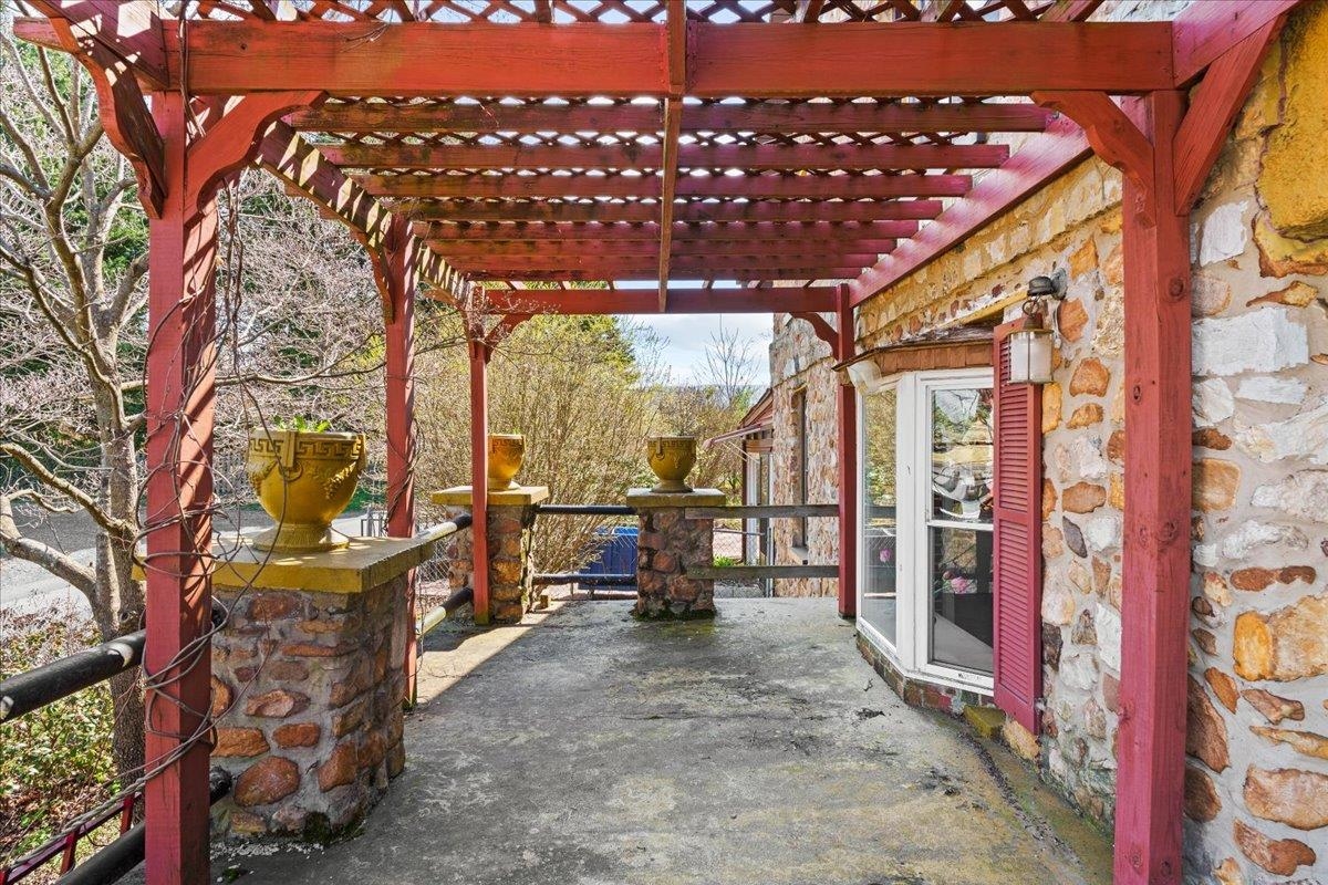456 Port Republic Road Waynesboro, VA 22980 - Photo 9 of 49 Gallery Image 9