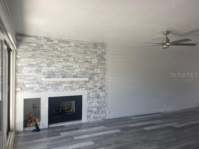 1740 Alderman Street, Unit 7 Sarasota, FL 34236 - Photo 4 of 35 a room with a fireplace