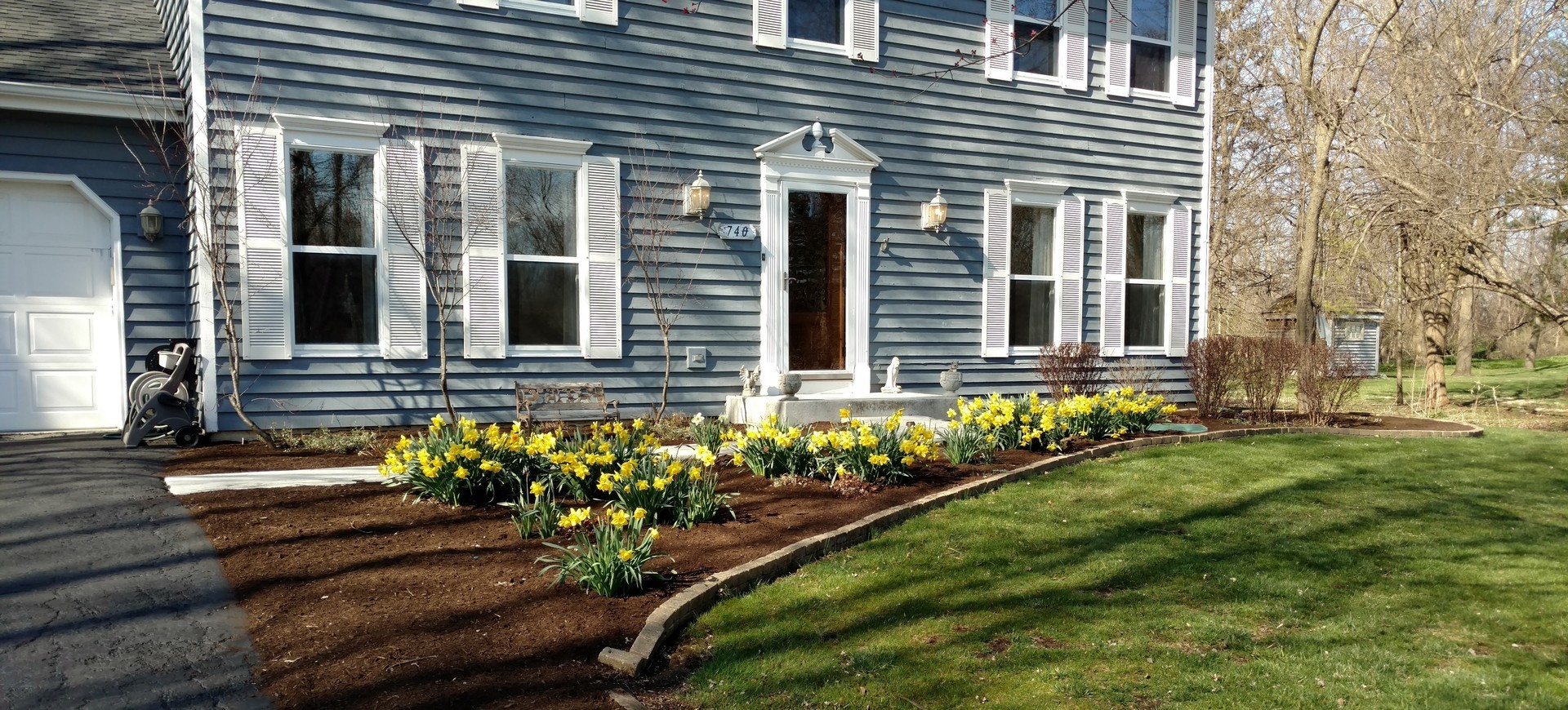 31W740 Russell Road Wayne, IL 60184 - Photo 18 of 20 a front view of a house with a yard