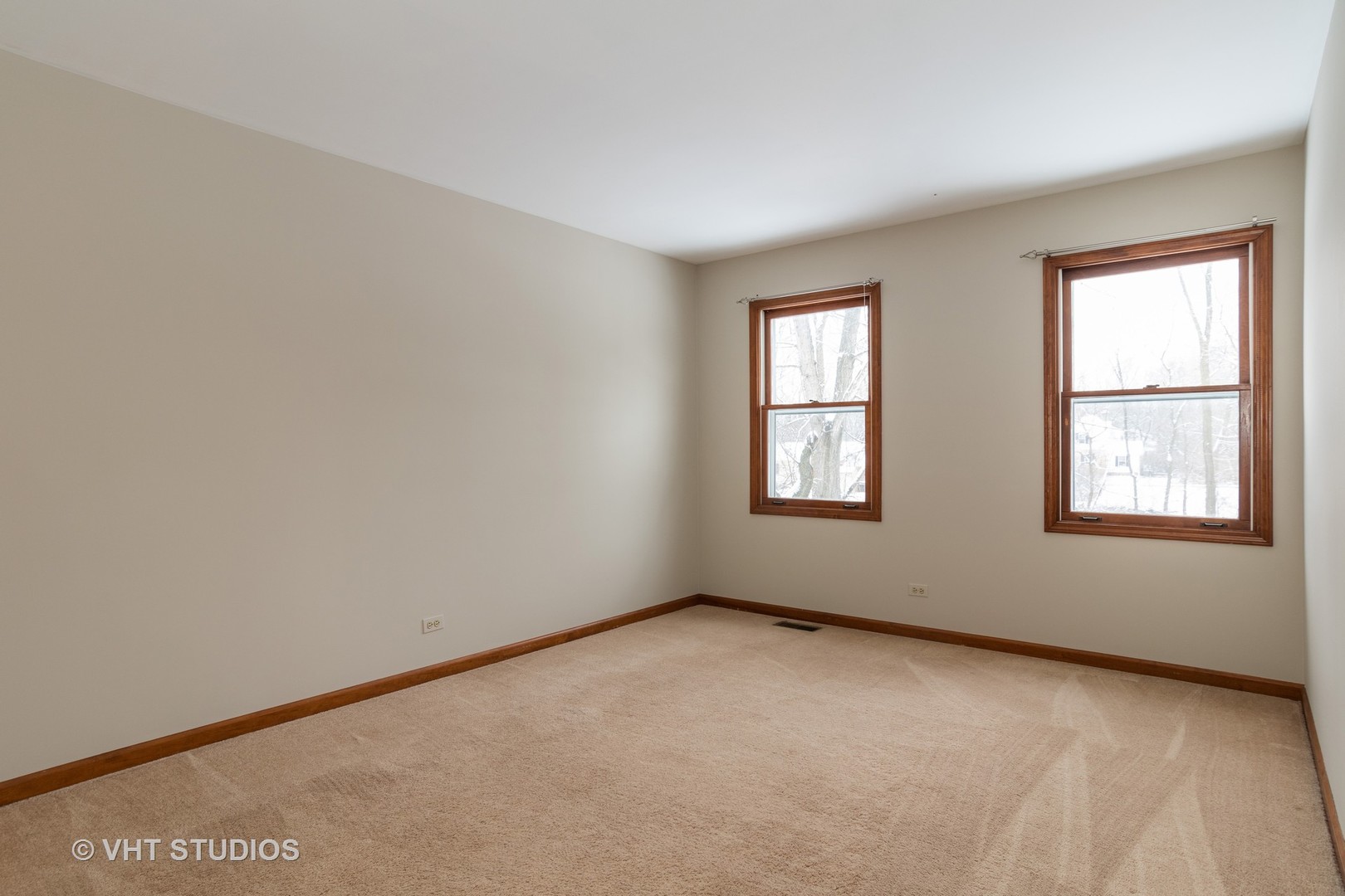 31W740 Russell Road Wayne, IL 60184 - Photo 10 of 20 an empty room with windows