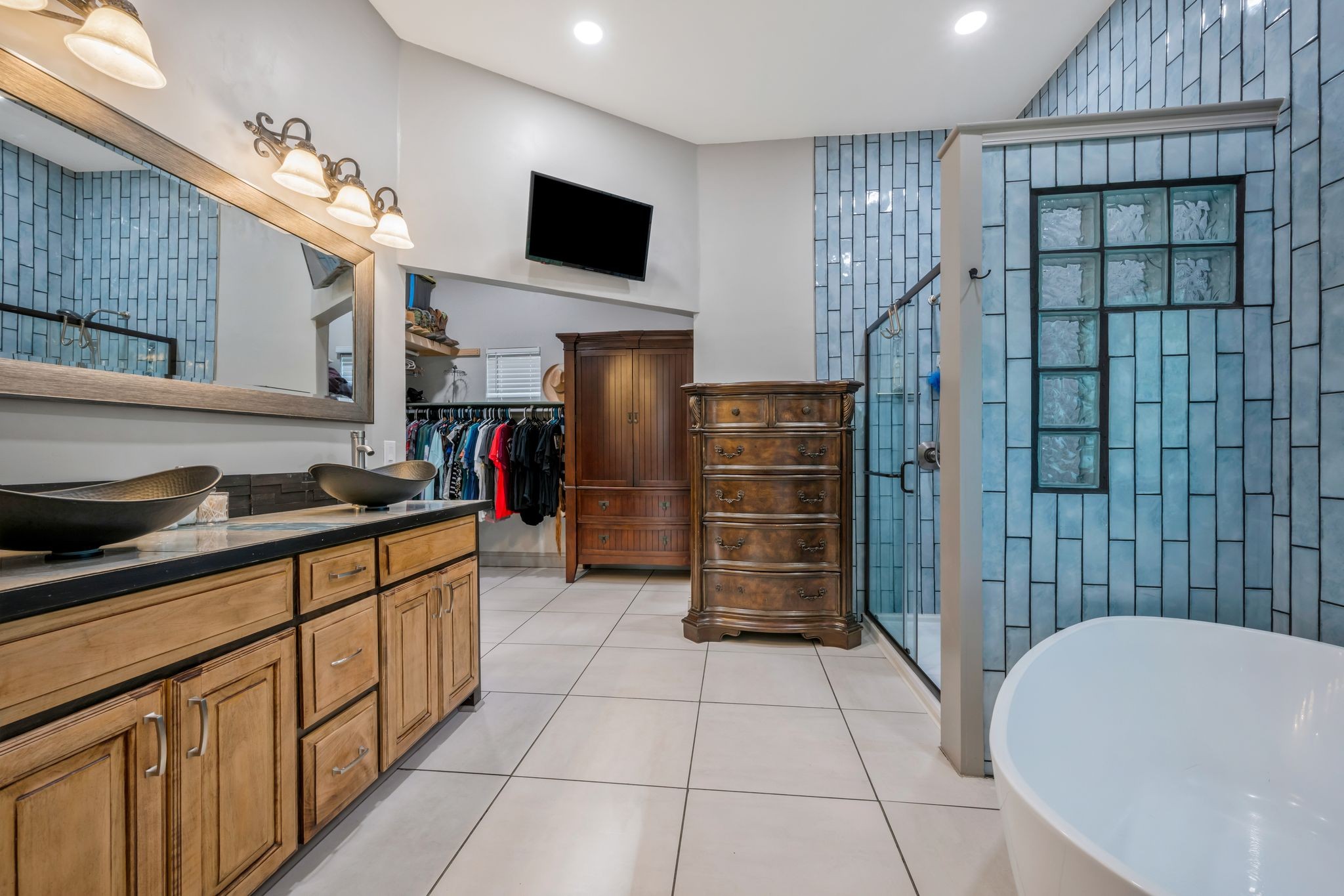 399 Coaling Road Charlotte, TN 37036 - Photo 17 of 73 a kitchen with stainless steel appliances a refrigerator and a sink