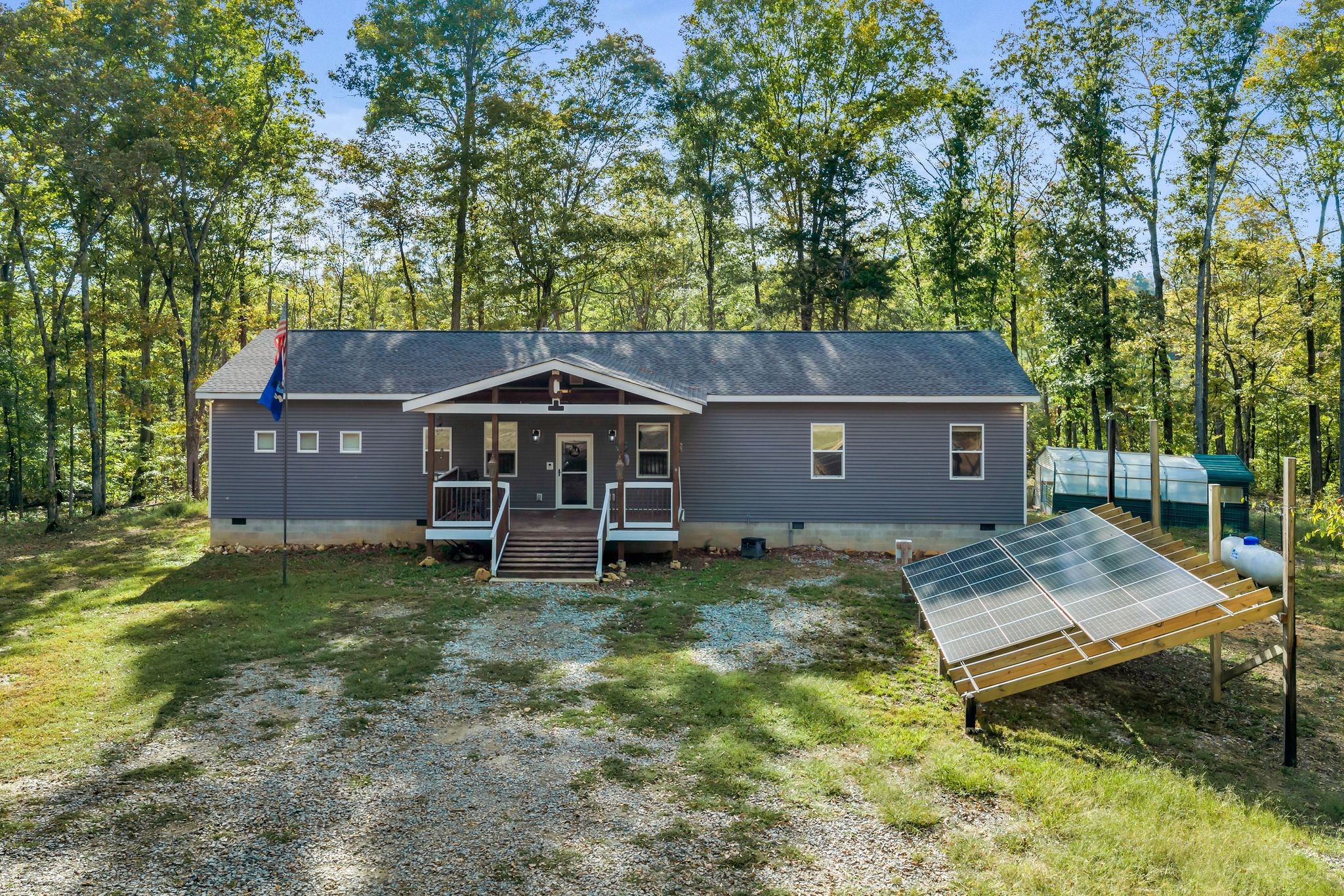 399 Coaling Road Charlotte, TN 37036 - Photo 3 of 73