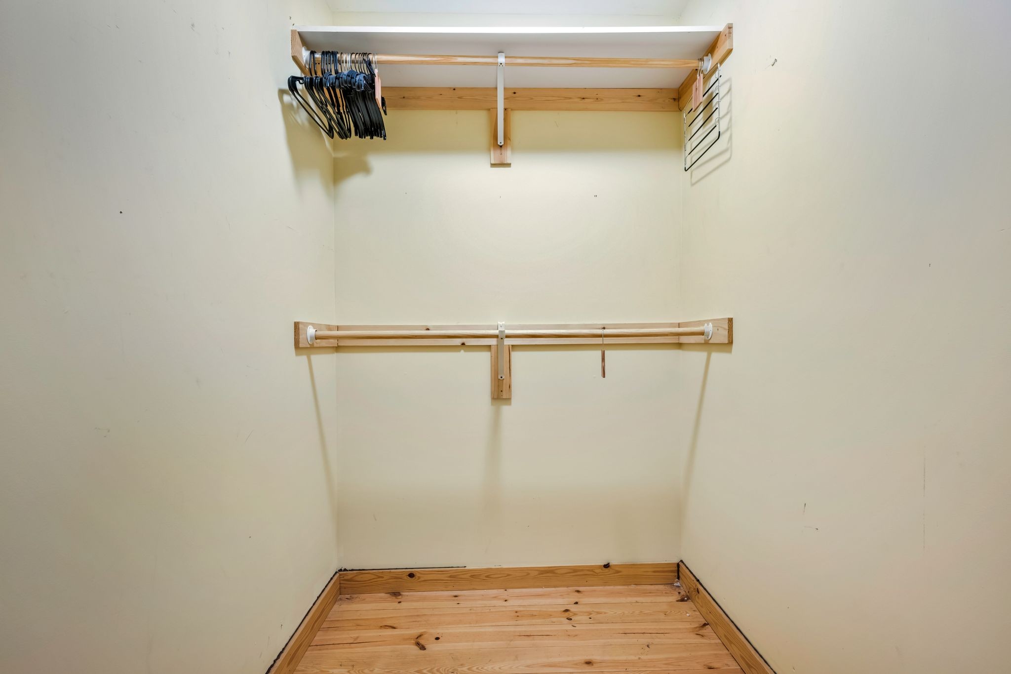 399 Coaling Road Charlotte, TN 37036 - Photo 48 of 73 a bathroom with a shower