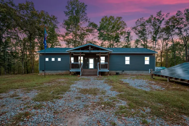 $1,425,000 | 399 Coaling Road, Charlotte, TN 37036