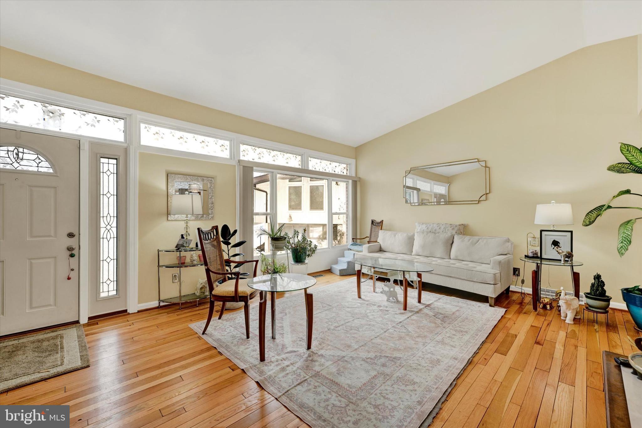 6816 Timberlane Road Baltimore, MD 21209 - Photo 4 of 25