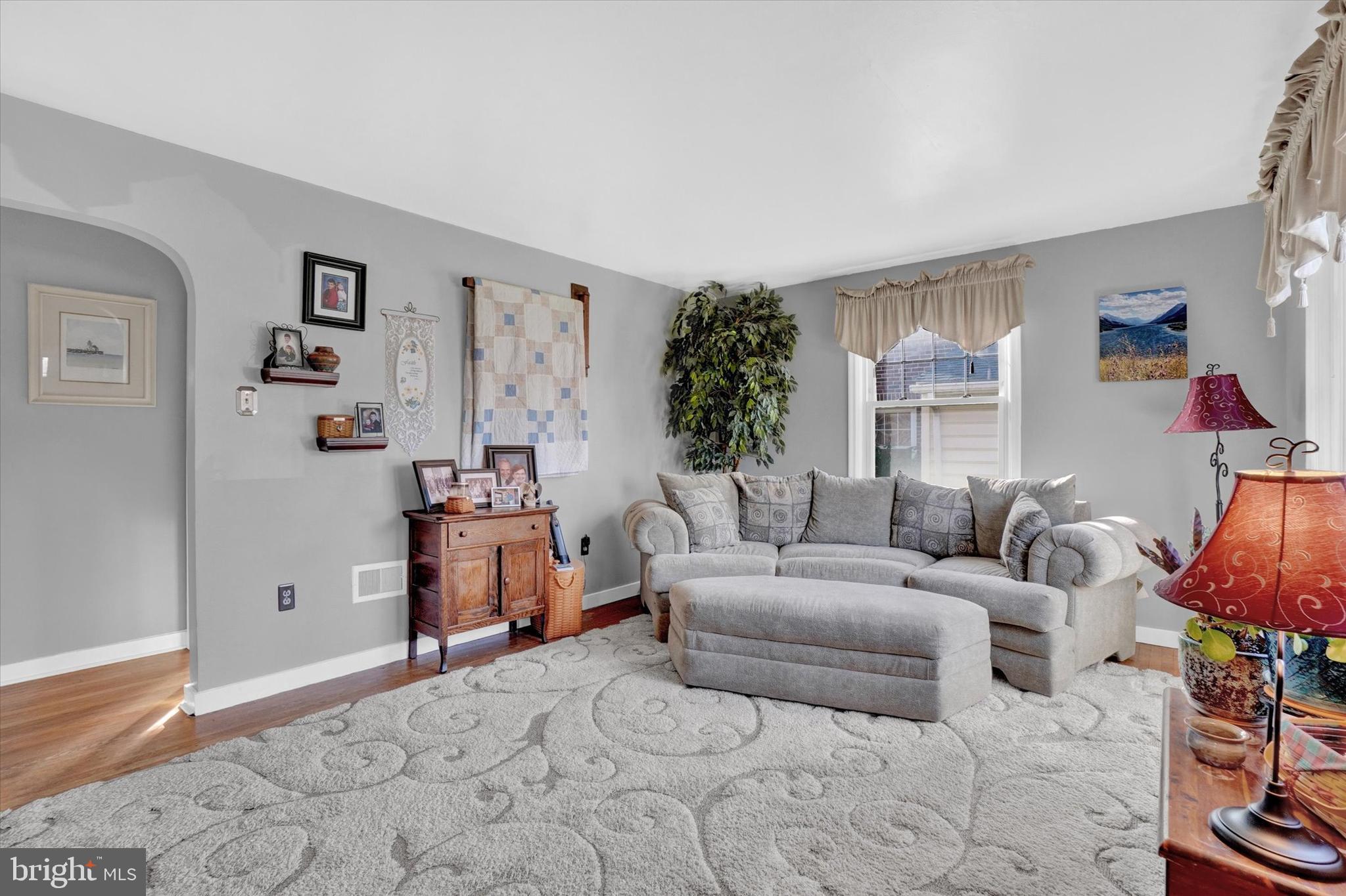 209 North Forrest Street York, PA 17404 - Photo 3 of 24