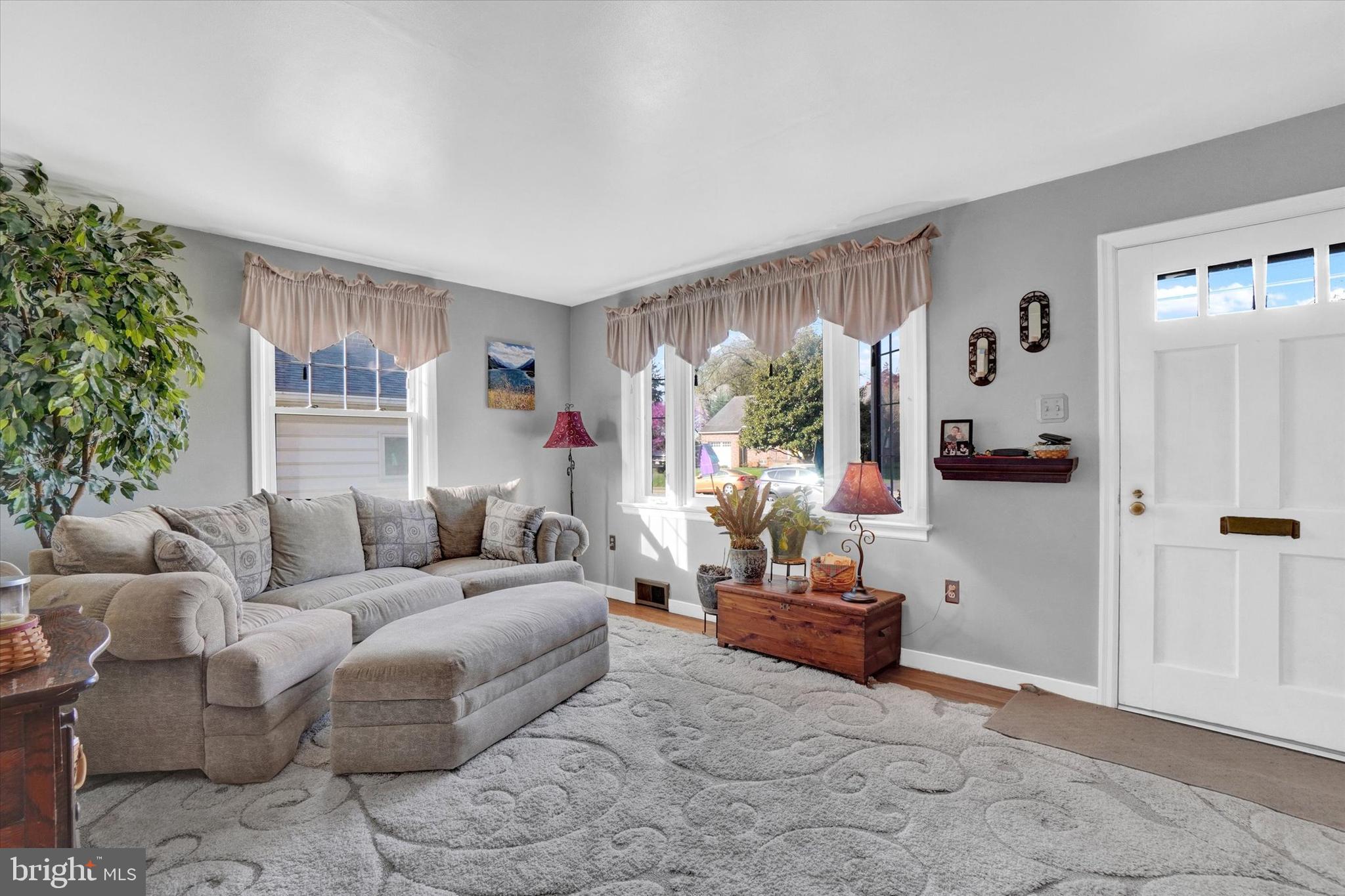 209 North Forrest Street York, PA 17404 - Photo 4 of 24