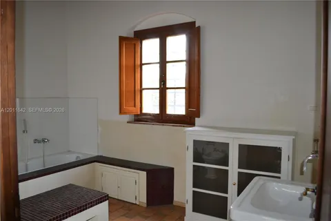 $3,890,000 | 38 Empoli 38 Empoli (fire 38 Empoli (firenze), Fi Itali, FI 50053
