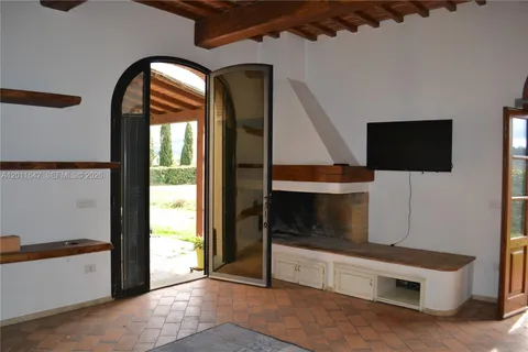 $3,890,000 | 38 Empoli 38 Empoli (fire 38 Empoli (firenze), Fi Itali, FI 50053