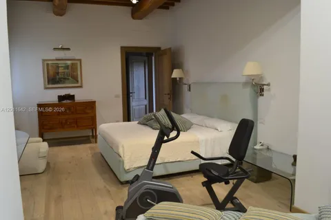 $3,890,000 | 38 Empoli 38 Empoli (fire 38 Empoli (firenze), Fi Itali, FI 50053
