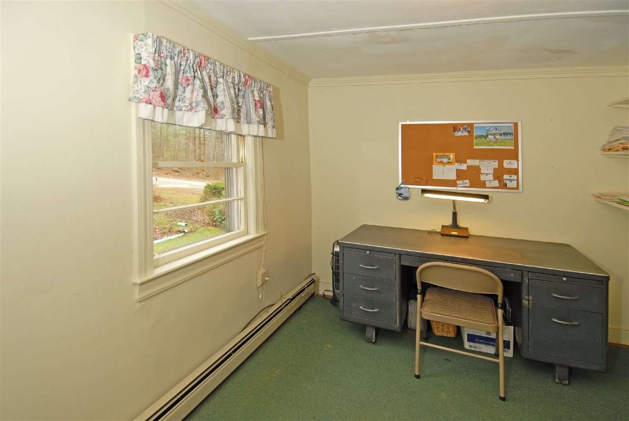 667 4th Range Road Pembroke, NH 03275 - Photo 19 of 27