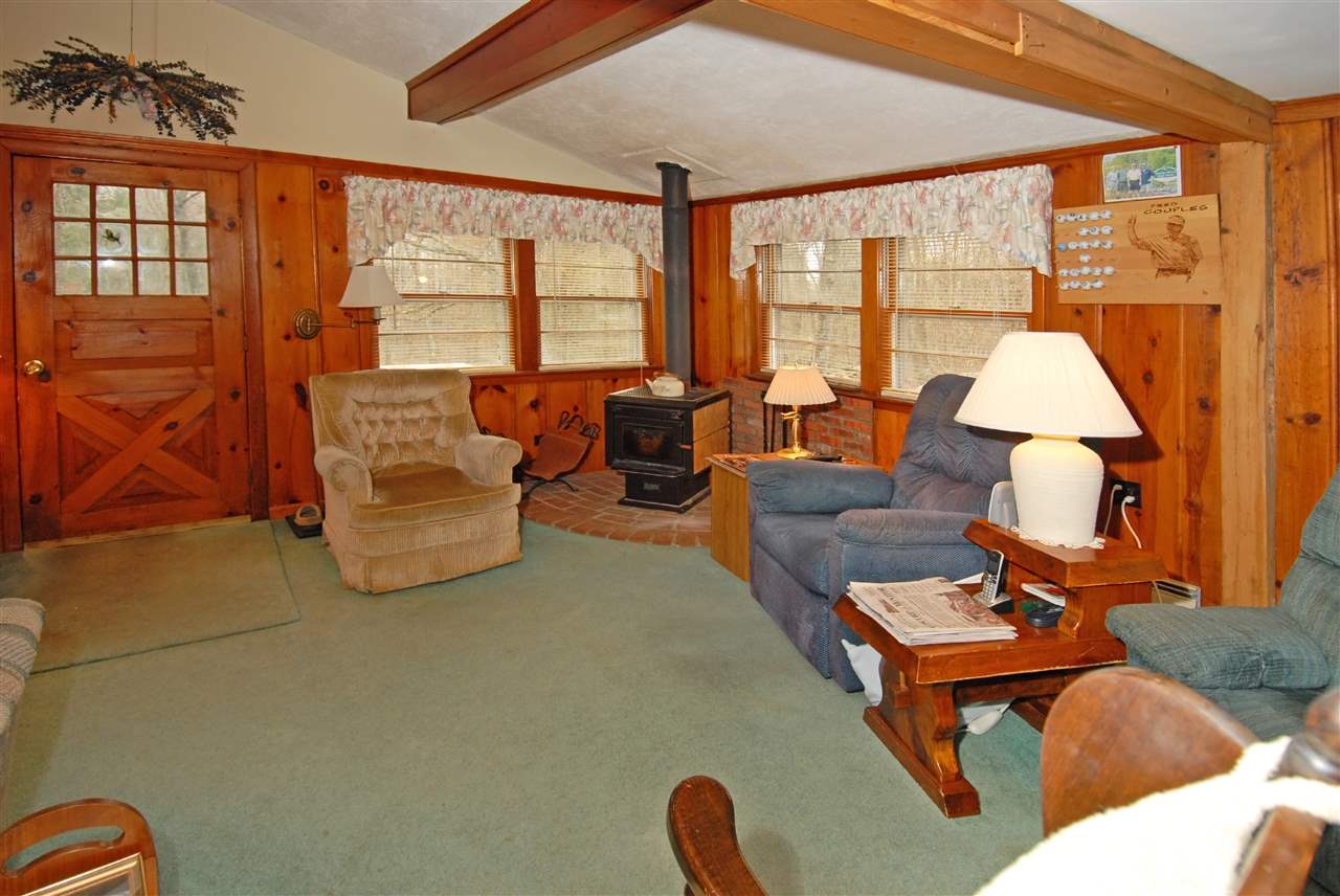 667 4th Range Road Pembroke, NH 03275 - Photo 4 of 27